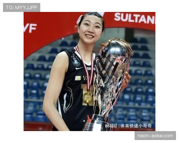 袁心玥赛场像猛兽，饭桌上像随手挥金的阔太，反差太刺眼